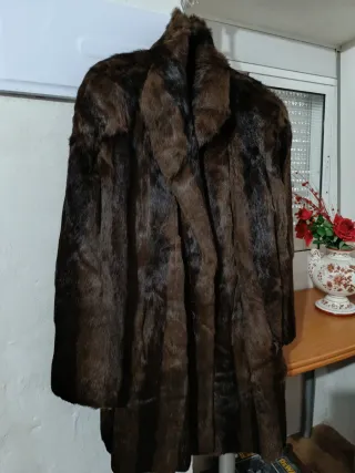 Abrigo de piel marrón