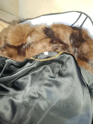 Abrigo de piel marrón