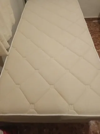 URGE VENTA. 2 Cabeceros,2 colchones y 2 somier