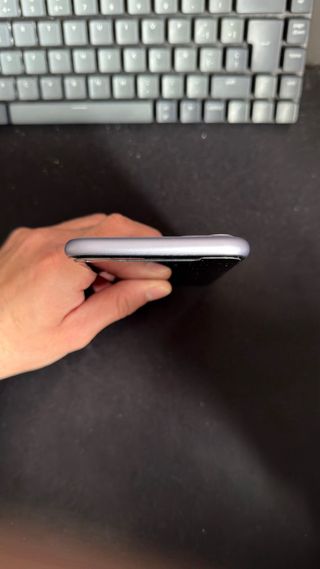 iPhone 11 64GB Violeta - Batería 76%