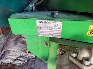 Recolector almendras Solano