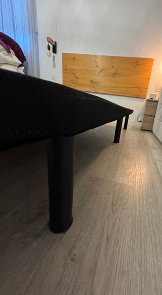 Base de cama tapizada negro