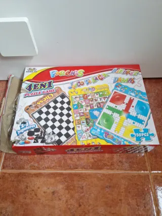 Juego 4 en 1: Parchís, Oca, Ajedrez y Damas