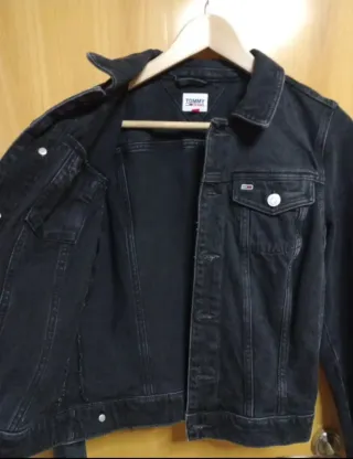 Cazadora vaquera Tommy Hilfiger negra Talla S