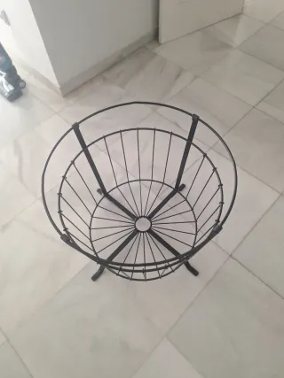 Mesa auxiliar Ikea Angesbyn negra