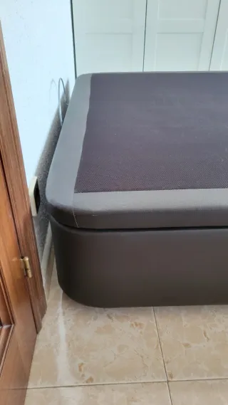 Canapé marrón de 150 cm