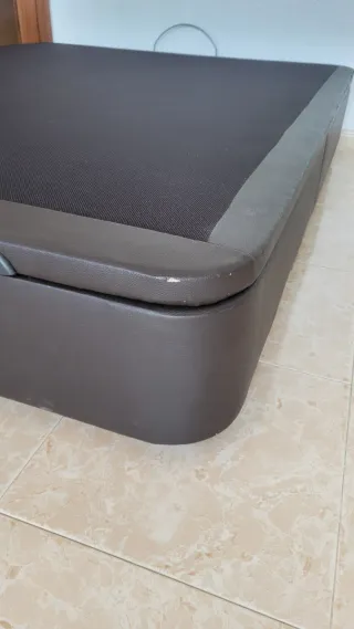 Canapé marrón de 150 cm