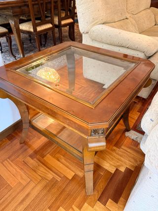 Mesa Auxiliar Nogal Clásica con Cristal