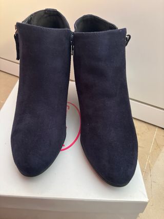 Botines azul marino ante tacón