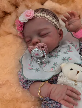 Reborn realizada con genesis horneada y barnizada