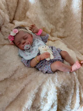 Reborn realizada con genesis horneada y barnizada