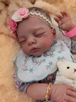 Reborn realizada con genesis horneada y barnizada