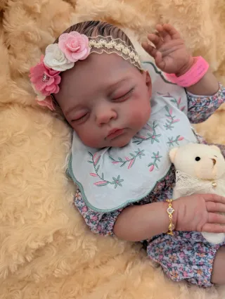 Reborn realizada con genesis horneada y barnizada