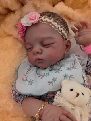 Reborn realizada con genesis horneada y barnizada