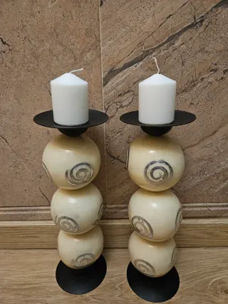 Candelabros de metal