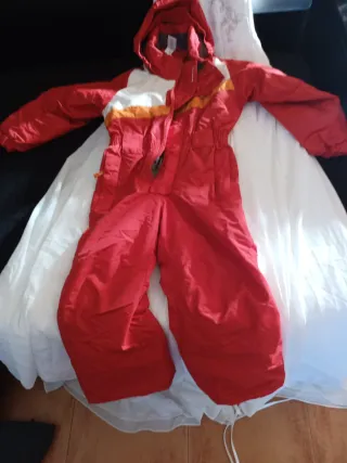 Mono de nieve infantil rojo