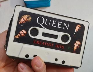 Monedero Casete Queen Greatest Hits