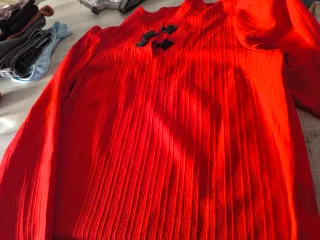Blusa roja con textura