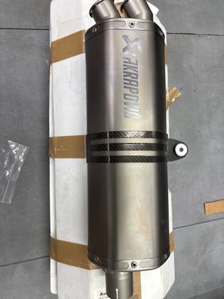Akrapovic Escape África Twin 1000