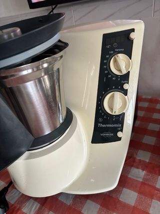 Thermomix TM21 con accesorios