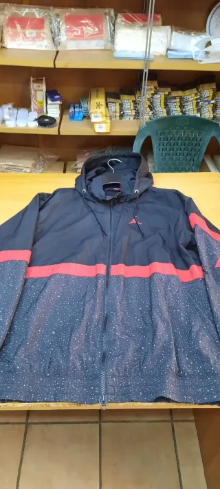 Giubbino Jordan Uomo Nero e Rosso