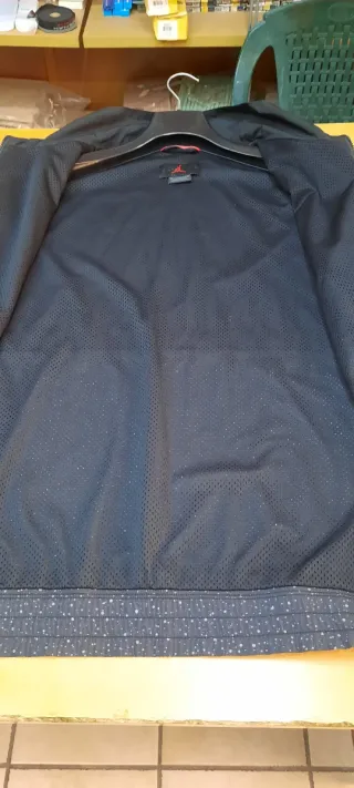 Giubbino Jordan Uomo Nero e Rosso