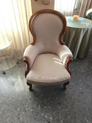 Poltrona Vintage Beige e Legno