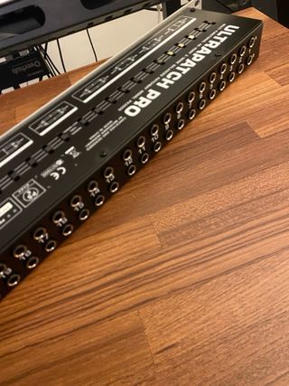 Behringer Ultrapatch Pro PX3000 Patchbay