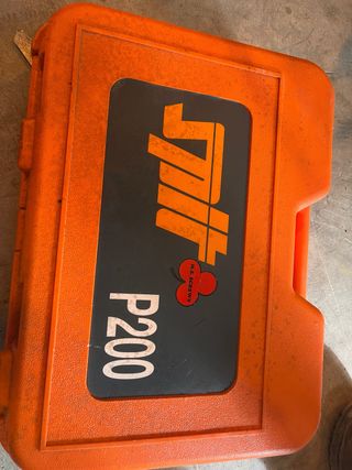 Pistola clavadora Split P200