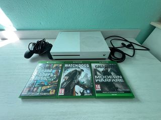 Xbox One S da 365 GB in ottime condizioni, usata e ben curata