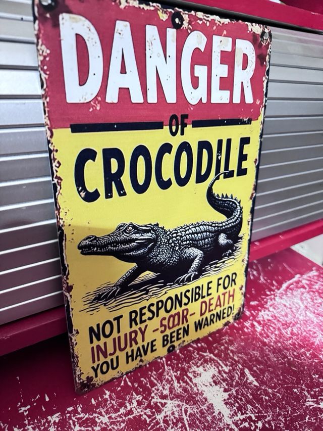 Cartel Peligro Cocodrilos Metal