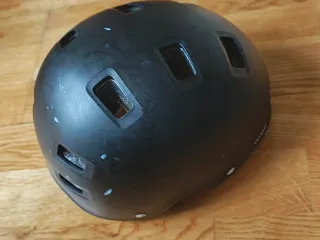 Casco patinete Decathlon negro