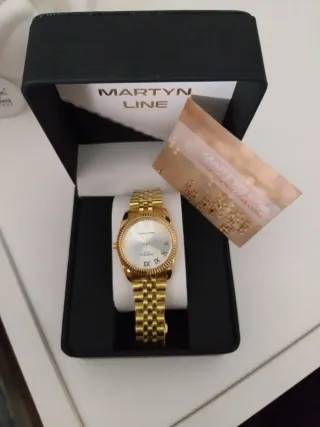 Reloj Martyn Line Dorado Caja Original