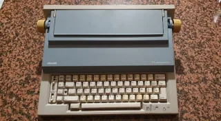 Macchina da scrivere Olivetti ET personal 55