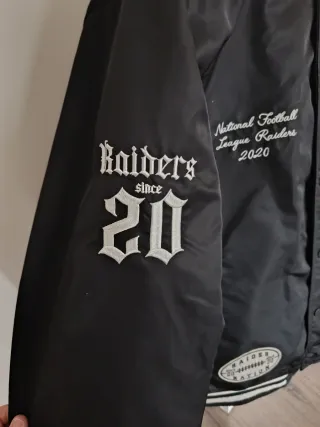 Chaqueta Raiders estilo beisbolera