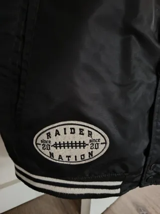 Chaqueta Raiders estilo beisbolera