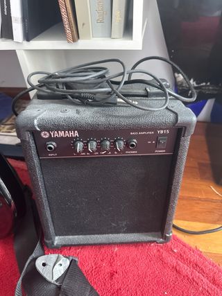 Bajo Yamaha Negro Iniciación + amplificador