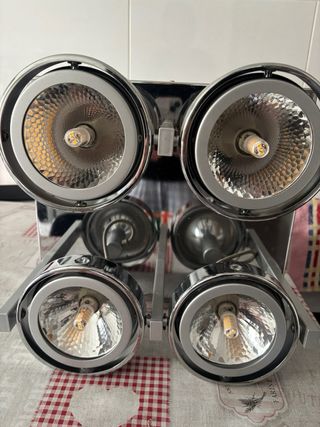 Lámpara metálica plateada