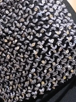 Vestido Negro Halter con Lentejuelas