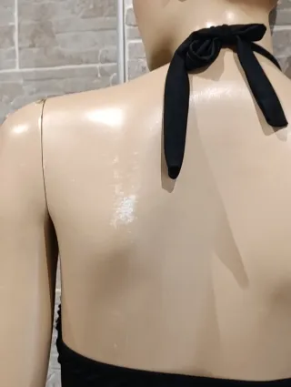 Vestido Negro Halter con Lentejuelas