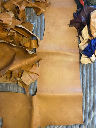 Retales de cuero y piel de caballo, 2,4 kg