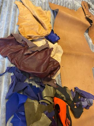 Retales de cuero y piel de caballo, 2,4 kg