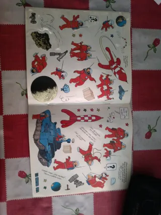 TINTÍN EN EL ESPACIO