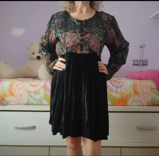 Vestido elegante floral y negro