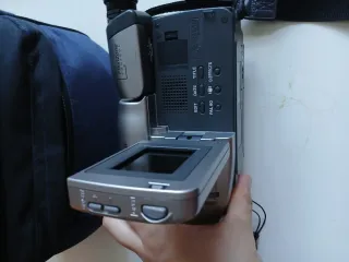 Videocámara Canon UC-V300 Plata