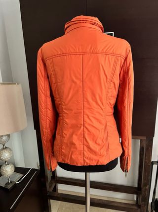 Cazadora naranja mujer