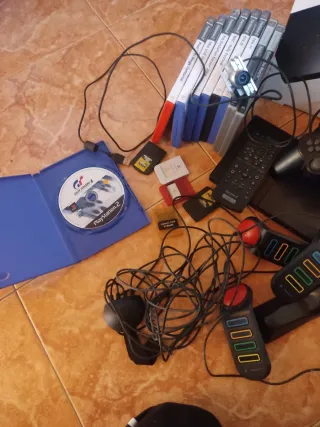 Consola PS2 con controller e accessori