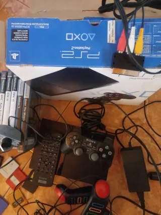Consola PS2 con controller e accessori
