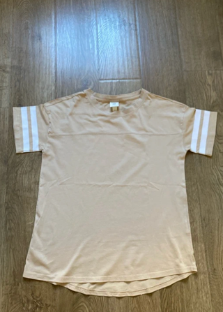 Camiseta H&M beige con rayas