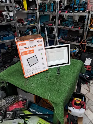 Faro LED Esterno 200W 6500K